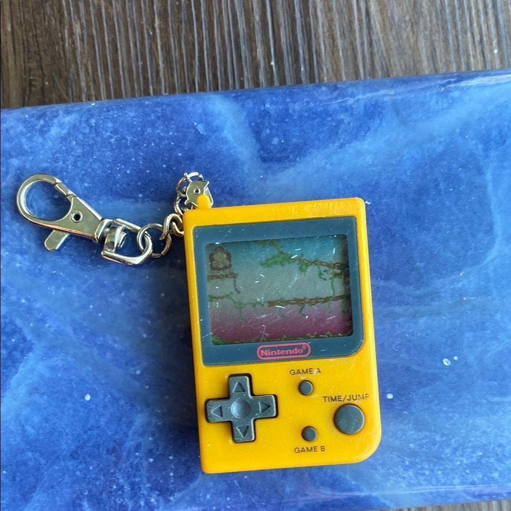 Donkey Kong Nintendo Yellow Handheld Game Console Keychain - Picture 1 of 7